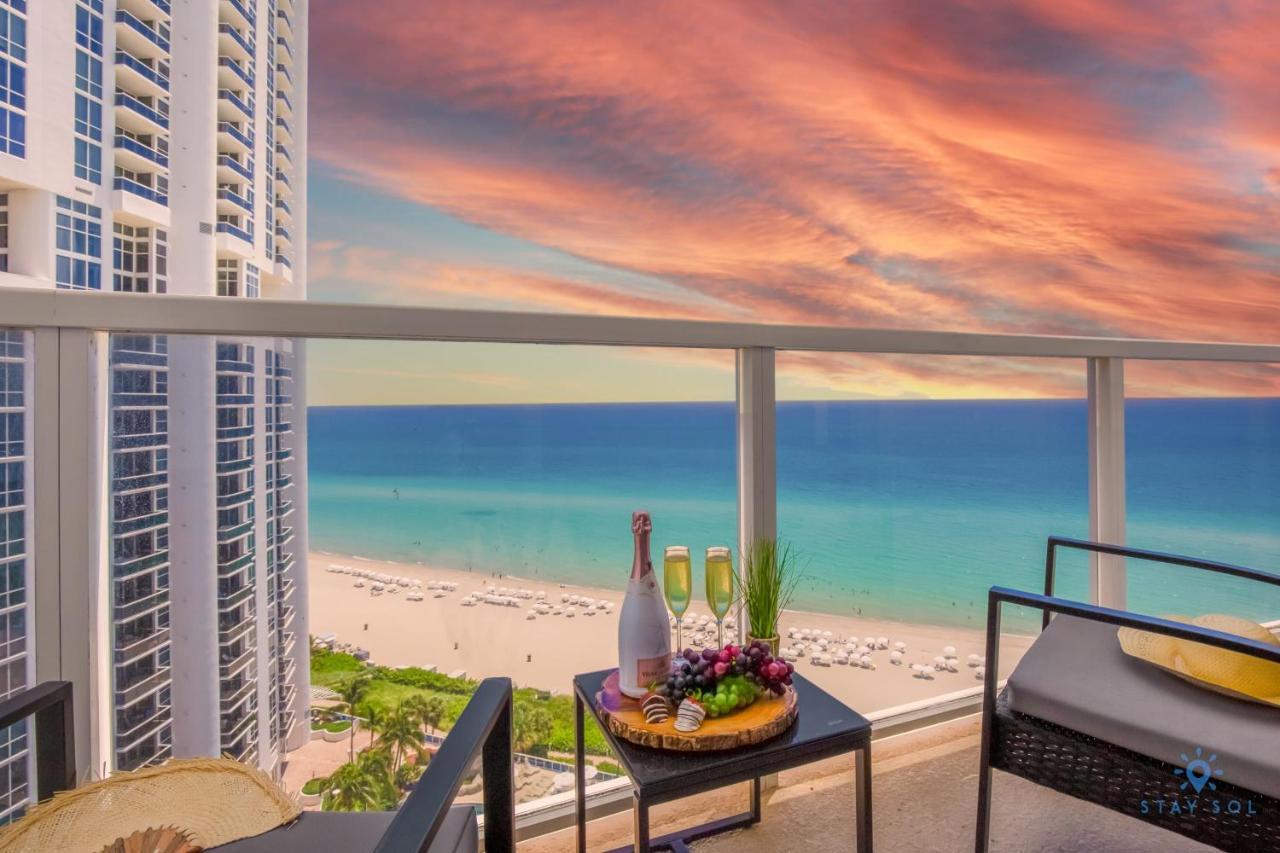 Luxurious Beach Resort Balcony ซันนีไอลส์บีช ภายนอก รูปภาพ